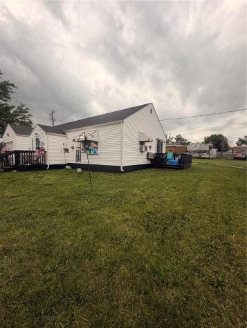 214 1st Street Keystone IA 52249