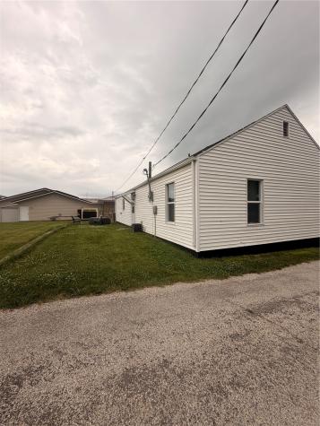 214 1st Street Keystone IA 52249