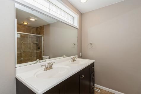 1276 Winchester Drive NE Swisher IA 52338