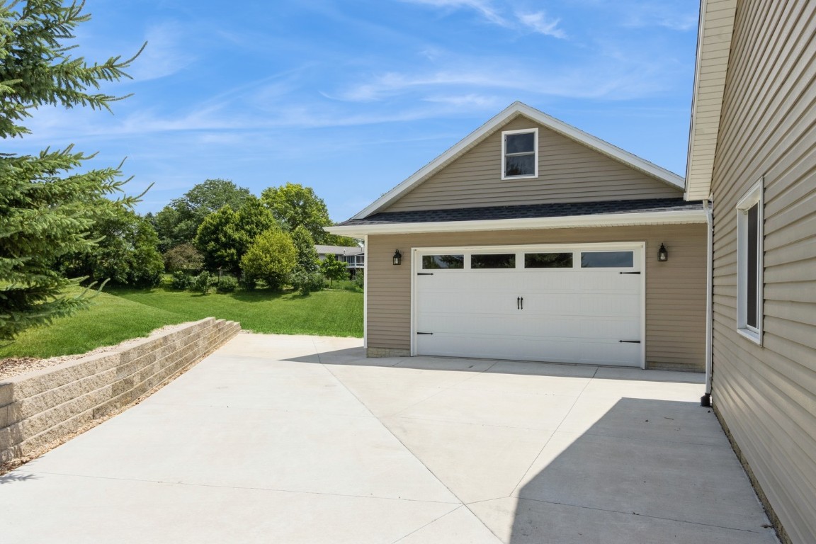 1276 Winchester Drive NE Swisher IA 52338