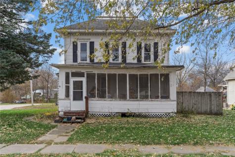 1003 Franklin Street Center Point IA 52213