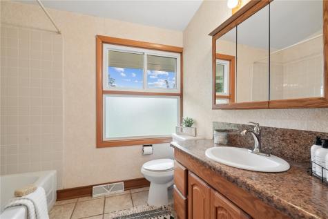4209 Northwood Drive NE Cedar Rapids IA 52402
