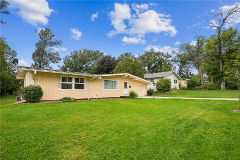 4209 Northwood Drive NE Cedar Rapids IA 52402
