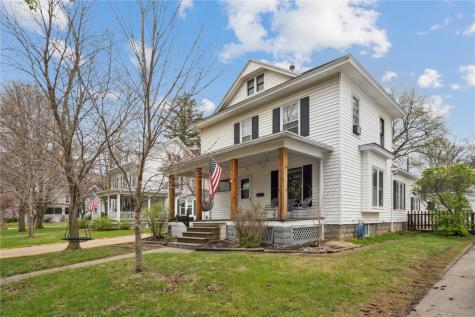 404 3rd Avenue SE Independence IA 50644