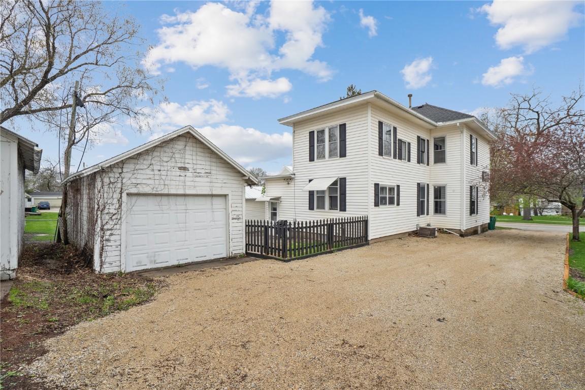 404 3rd Avenue SE Independence IA 50644