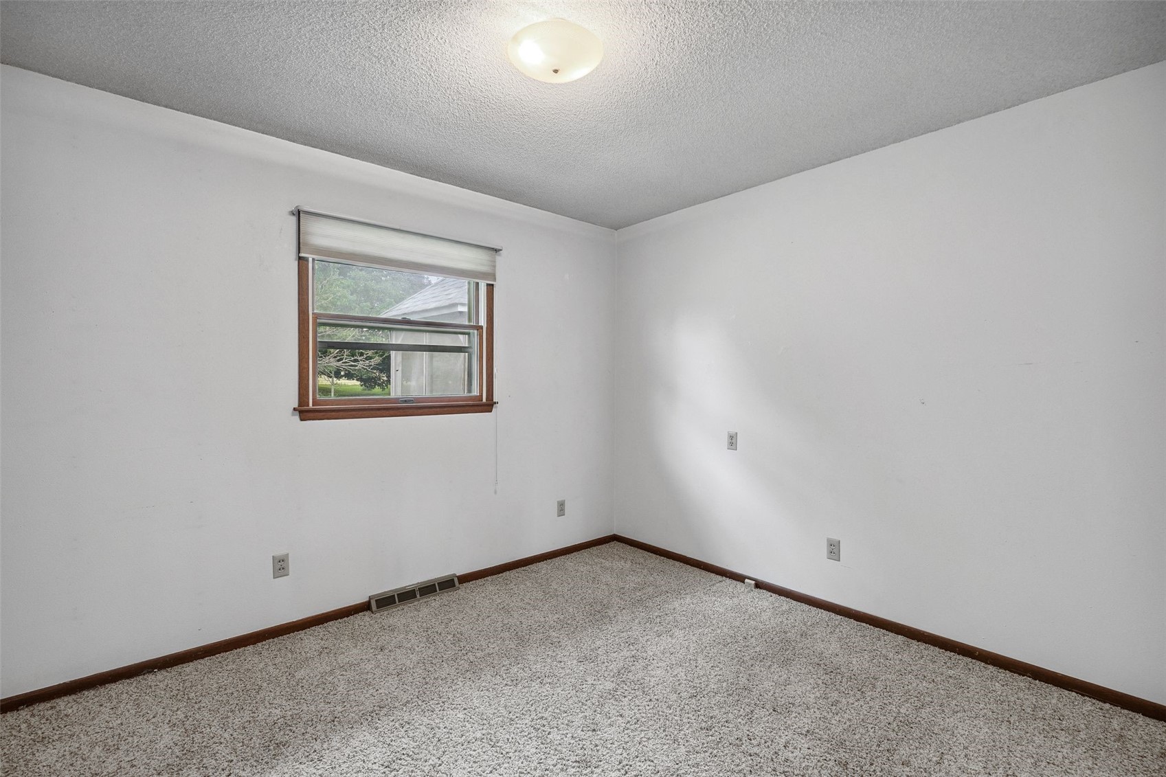 805 W 17th Street Vinton IA 52349