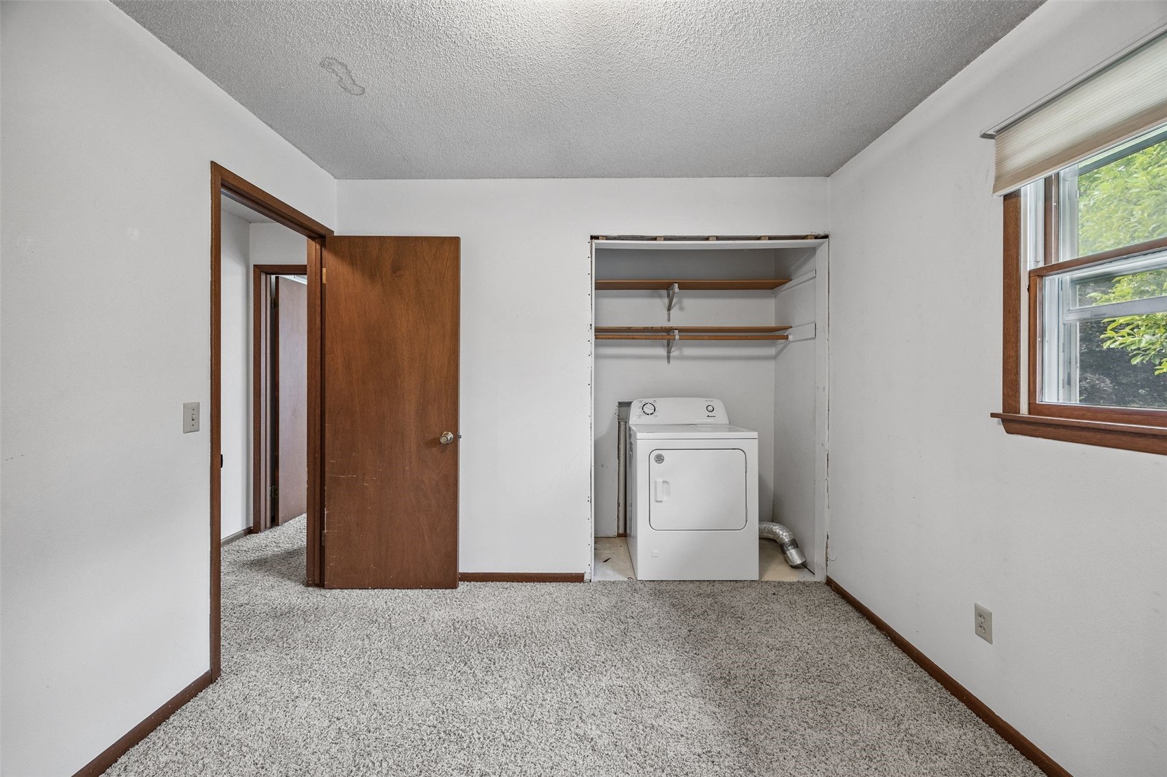 805 W 17th Street Vinton IA 52349