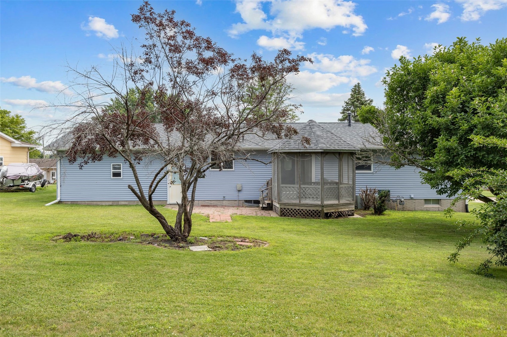 805 W 17th Street Vinton IA 52349