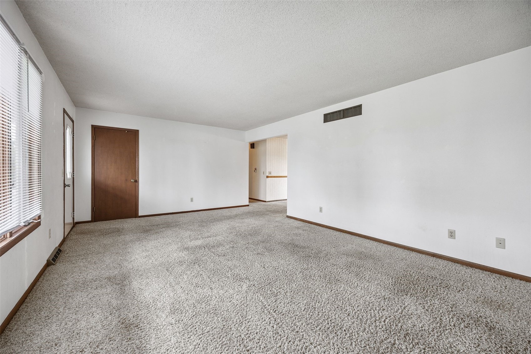 805 W 17th Street Vinton IA 52349