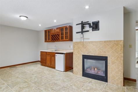 3125 Shasta Court NE Cedar Rapids IA 52402