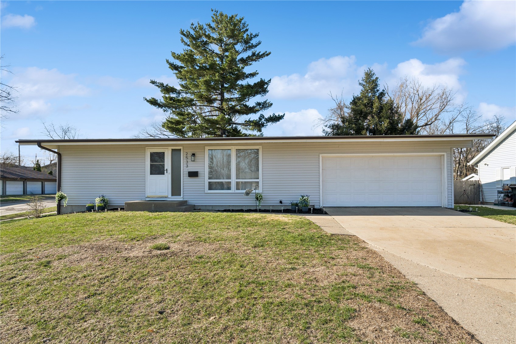 2533 Brookland Drive NE Cedar Rapids IA 52402