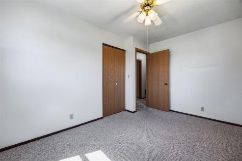 223 Lynda Drive NW Cedar Rapids IA 52405