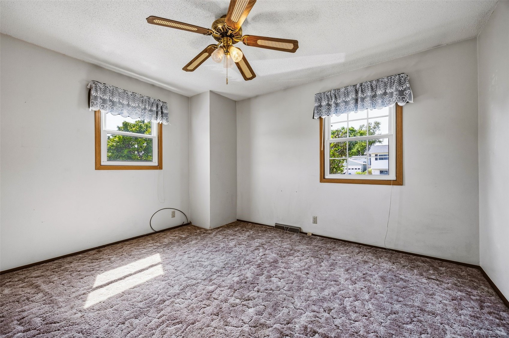 223 Lynda Drive NW Cedar Rapids IA 52405