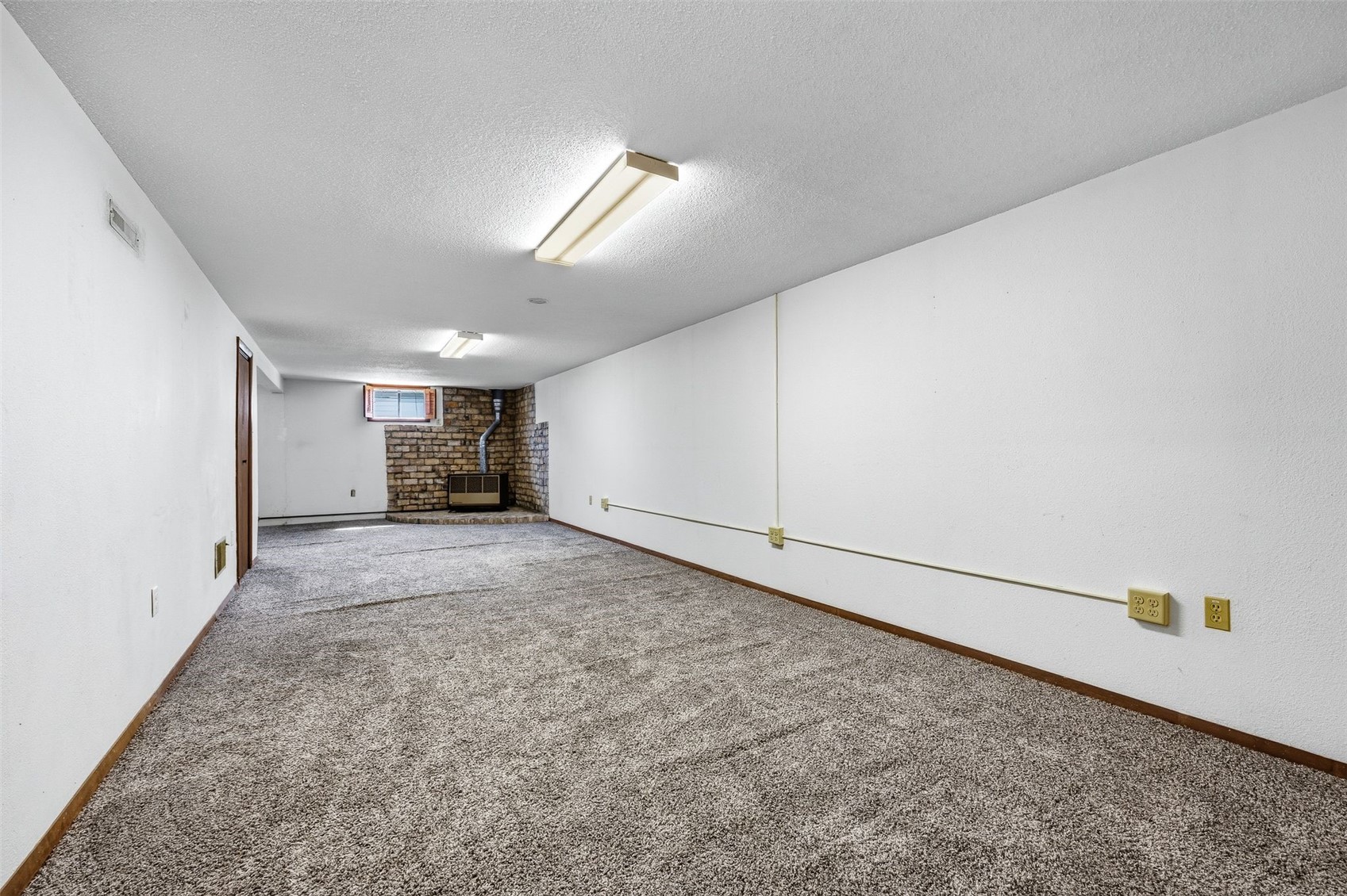 223 Lynda Drive NW Cedar Rapids IA 52405