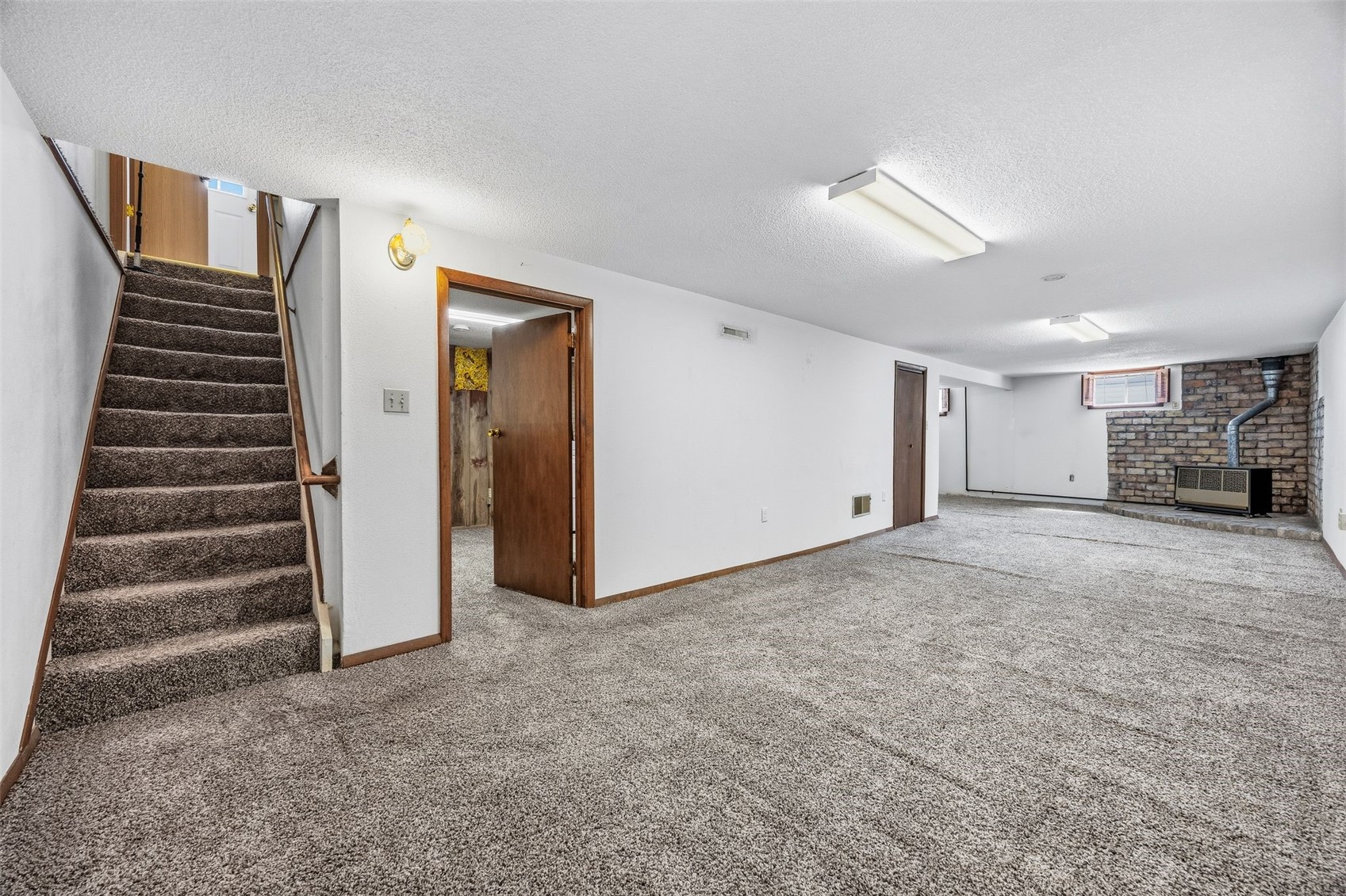 223 Lynda Drive NW Cedar Rapids IA 52405