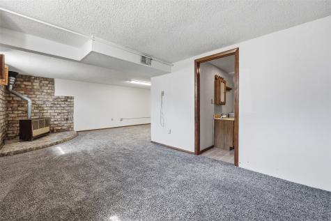 223 Lynda Drive NW Cedar Rapids IA 52405