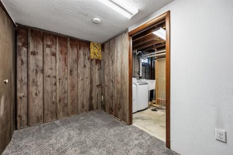 223 Lynda Drive NW Cedar Rapids IA 52405