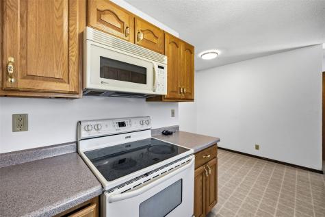 223 Lynda Drive NW Cedar Rapids IA 52405