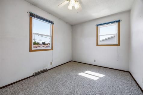 223 Lynda Drive NW Cedar Rapids IA 52405