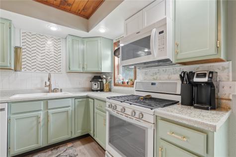 101 Sunset Drive Anamosa IA 52205
