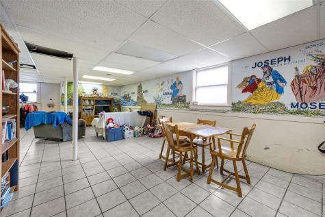 230 E Market Street Lisbon IA 52253