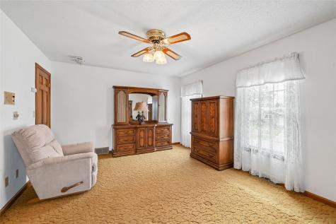 3334 Shasta Drive NE Cedar Rapids IA 52402