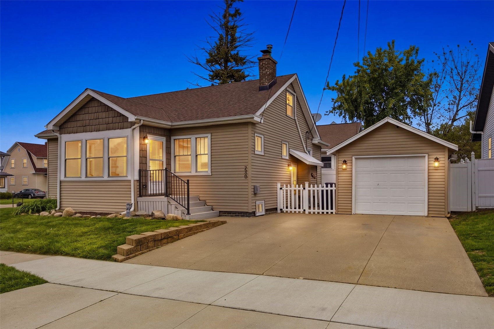 330 24th Street NE Cedar Rapids IA 52402