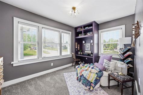 330 24th Street NE Cedar Rapids IA 52402