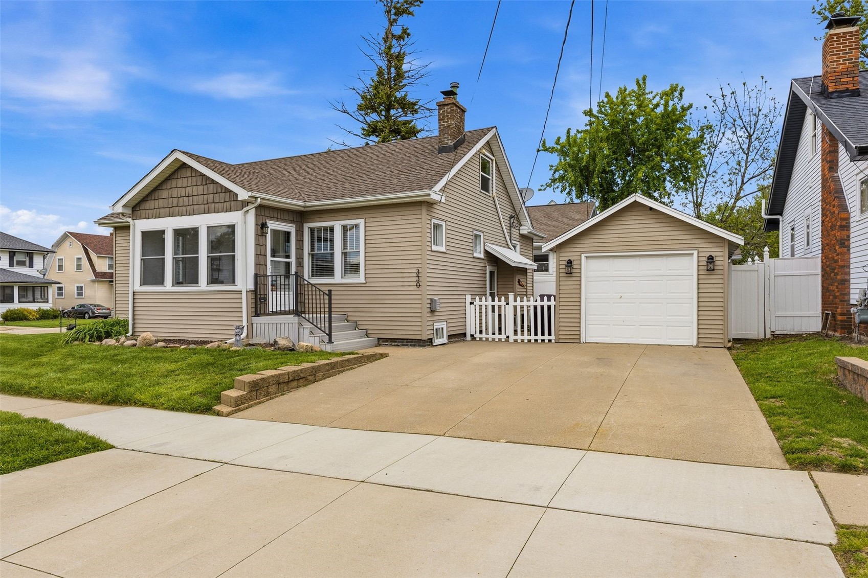 330 24th Street NE Cedar Rapids IA 52402