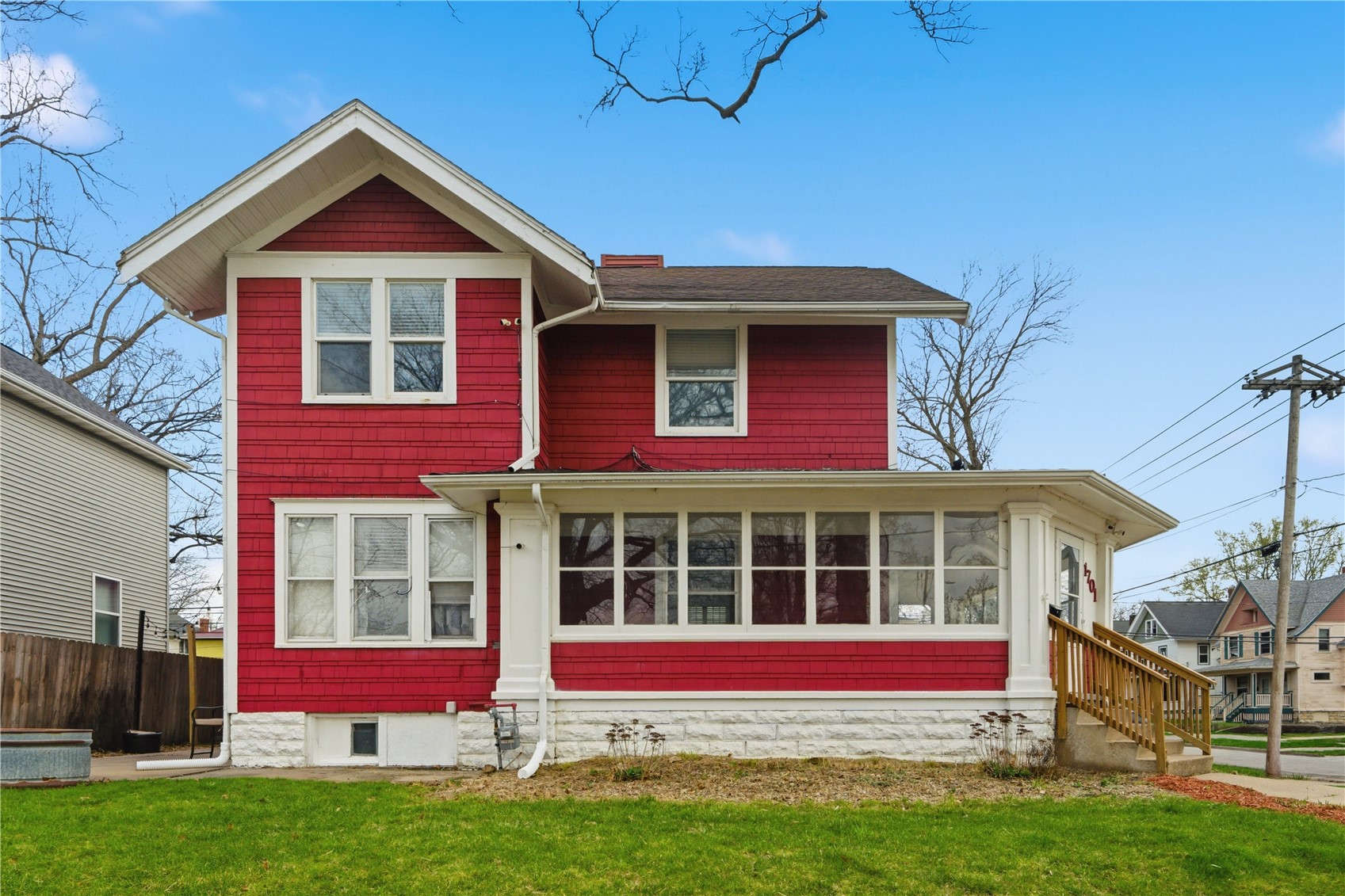 Cedar Rapids IA, 1701 Washington Avenue SE
