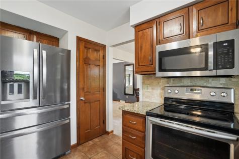 2040 Sandalwood Drive NE Cedar Rapids IA 52402