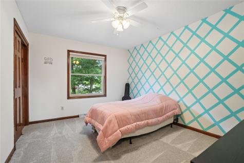 2040 Sandalwood Drive NE Cedar Rapids IA 52402