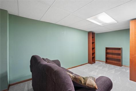 2040 Sandalwood Drive NE Cedar Rapids IA 52402