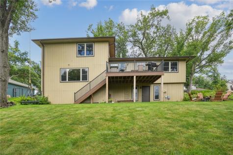 2040 Sandalwood Drive NE Cedar Rapids IA 52402