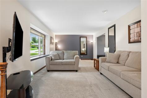 2040 Sandalwood Drive NE Cedar Rapids IA 52402