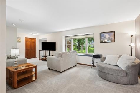 2040 Sandalwood Drive NE Cedar Rapids IA 52402