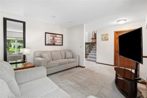 2040 Sandalwood Drive NE Cedar Rapids IA 52402