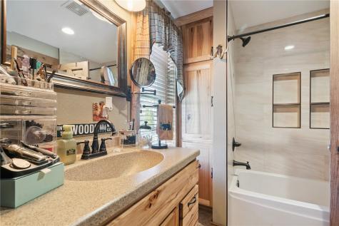 148 17th Avenue SW Cedar Rapids IA 52404