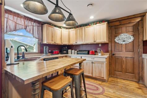 148 17th Avenue SW Cedar Rapids IA 52404