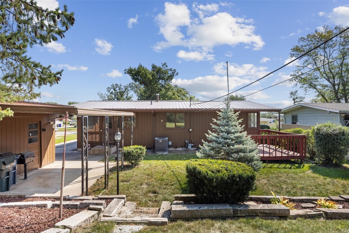 4323 Fairlane Drive NE Cedar Rapids IA 52402