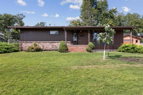 4323 Fairlane Drive NE Cedar Rapids IA 52402
