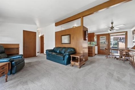 4323 Fairlane Drive NE Cedar Rapids IA 52402