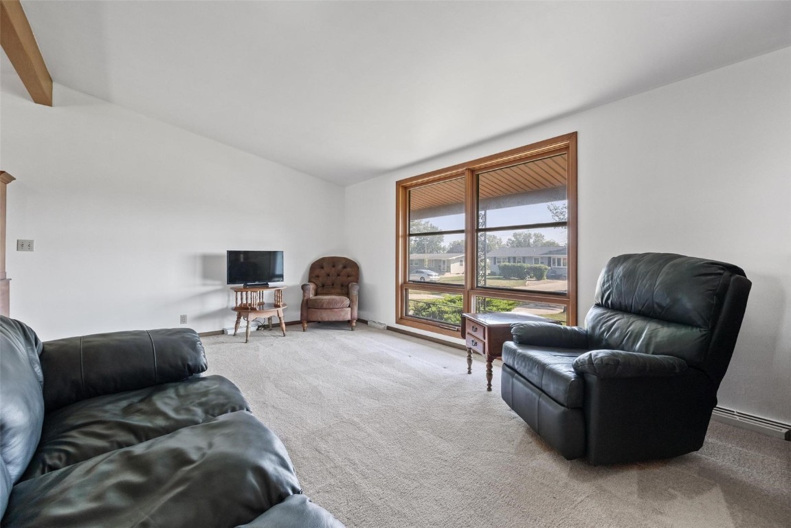 4323 Fairlane Drive NE Cedar Rapids IA 52402