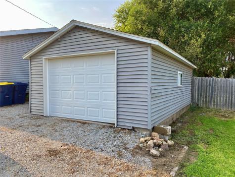401 E 12th Street Vinton IA 52349