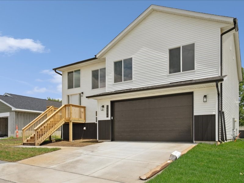 1420 Duncan Drive Lane Muscatine IA 52761