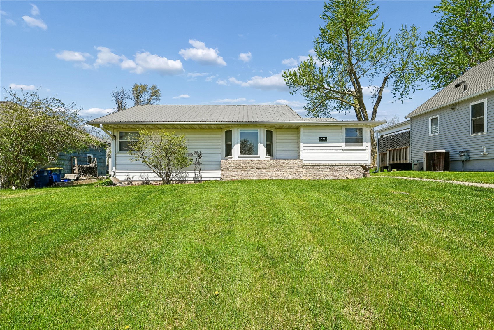 329 2nd Street Atkins IA 52206