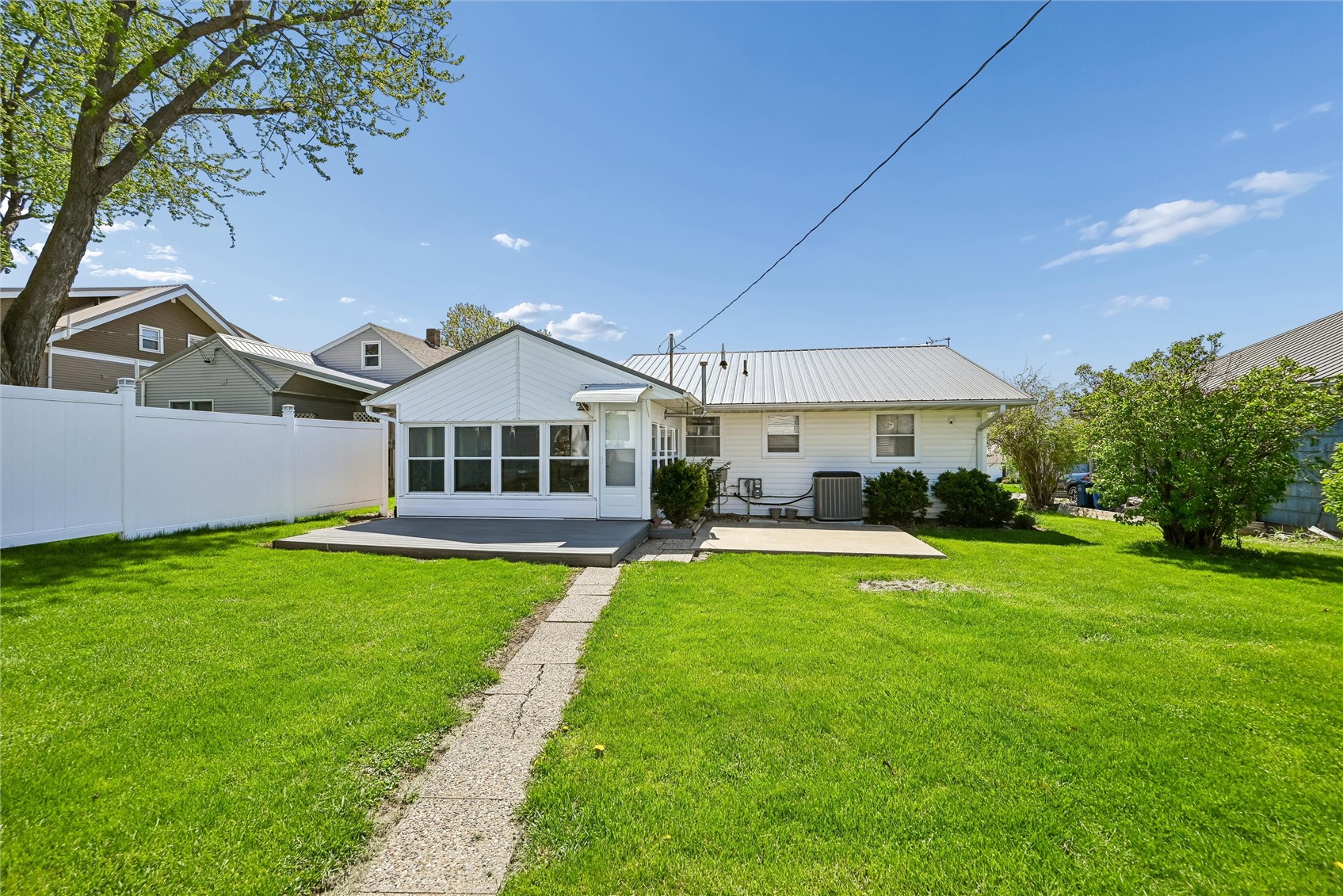 329 2nd Street Atkins IA 52206