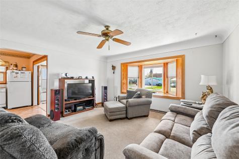 329 2nd Street Atkins IA 52206