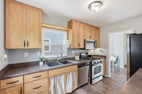 654 S Lucas Street Iowa City IA 52240