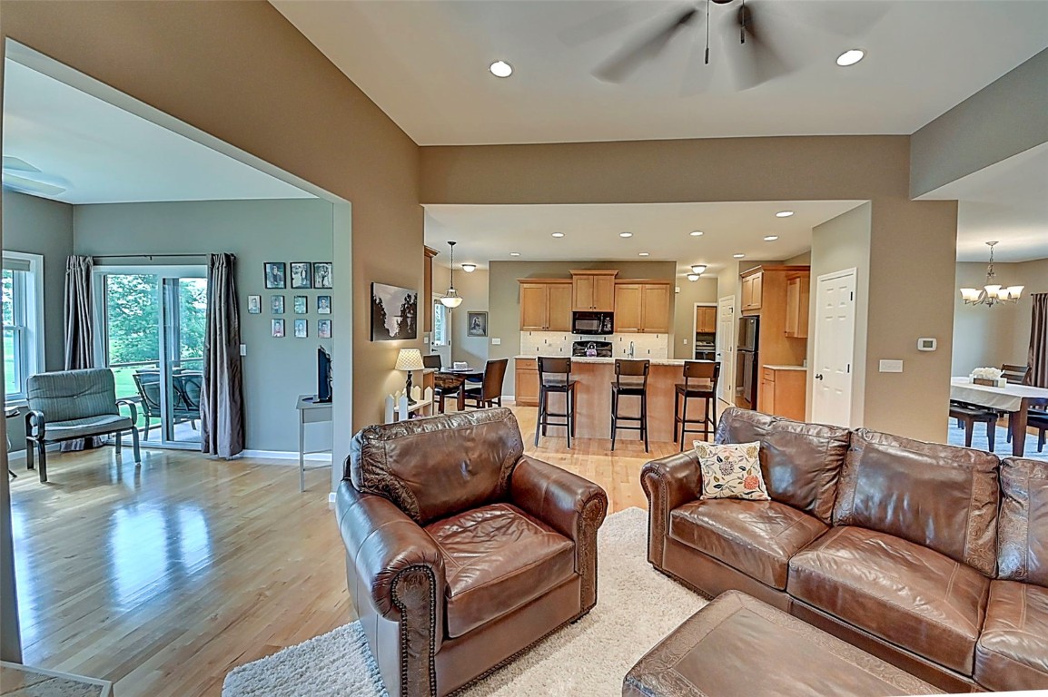 10686 225th Avenue Anamosa IA 52205